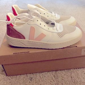 Veja Sneakers